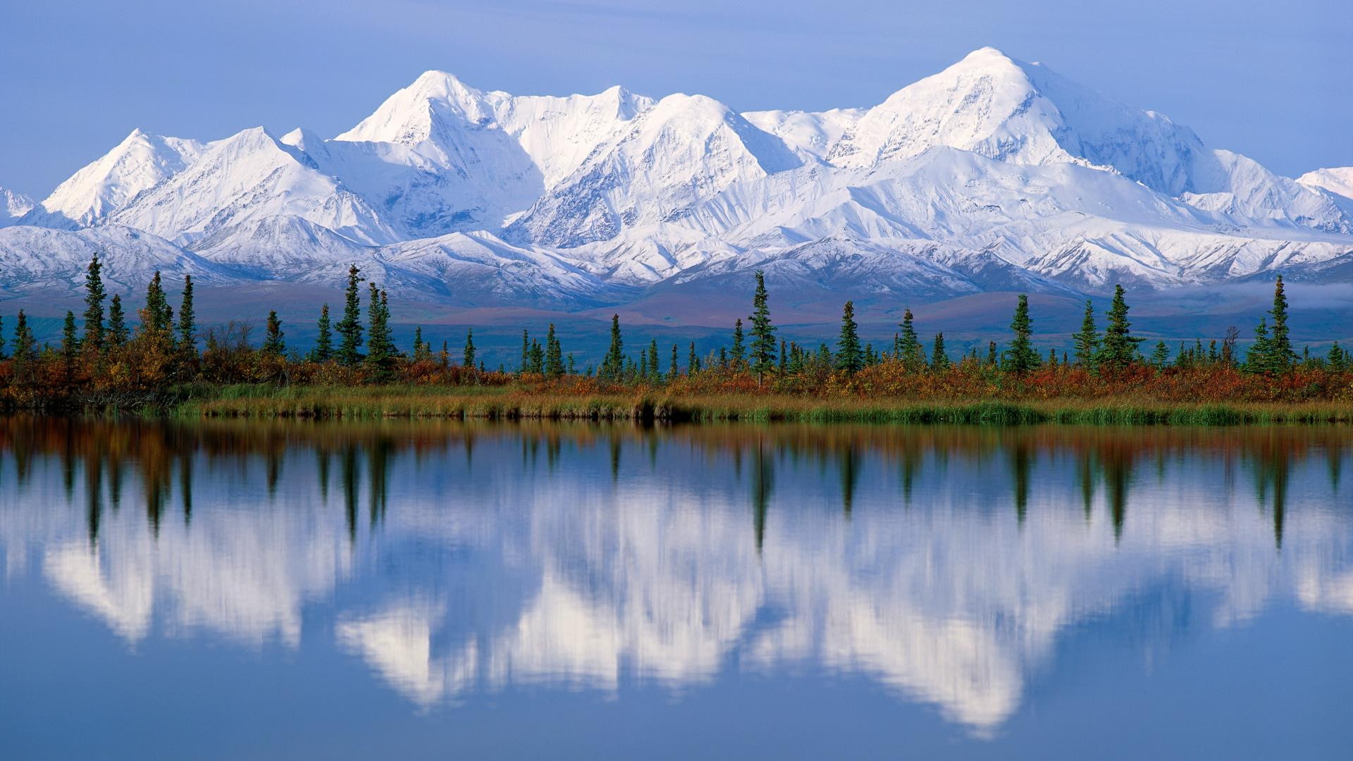 an image of a lake in alaska