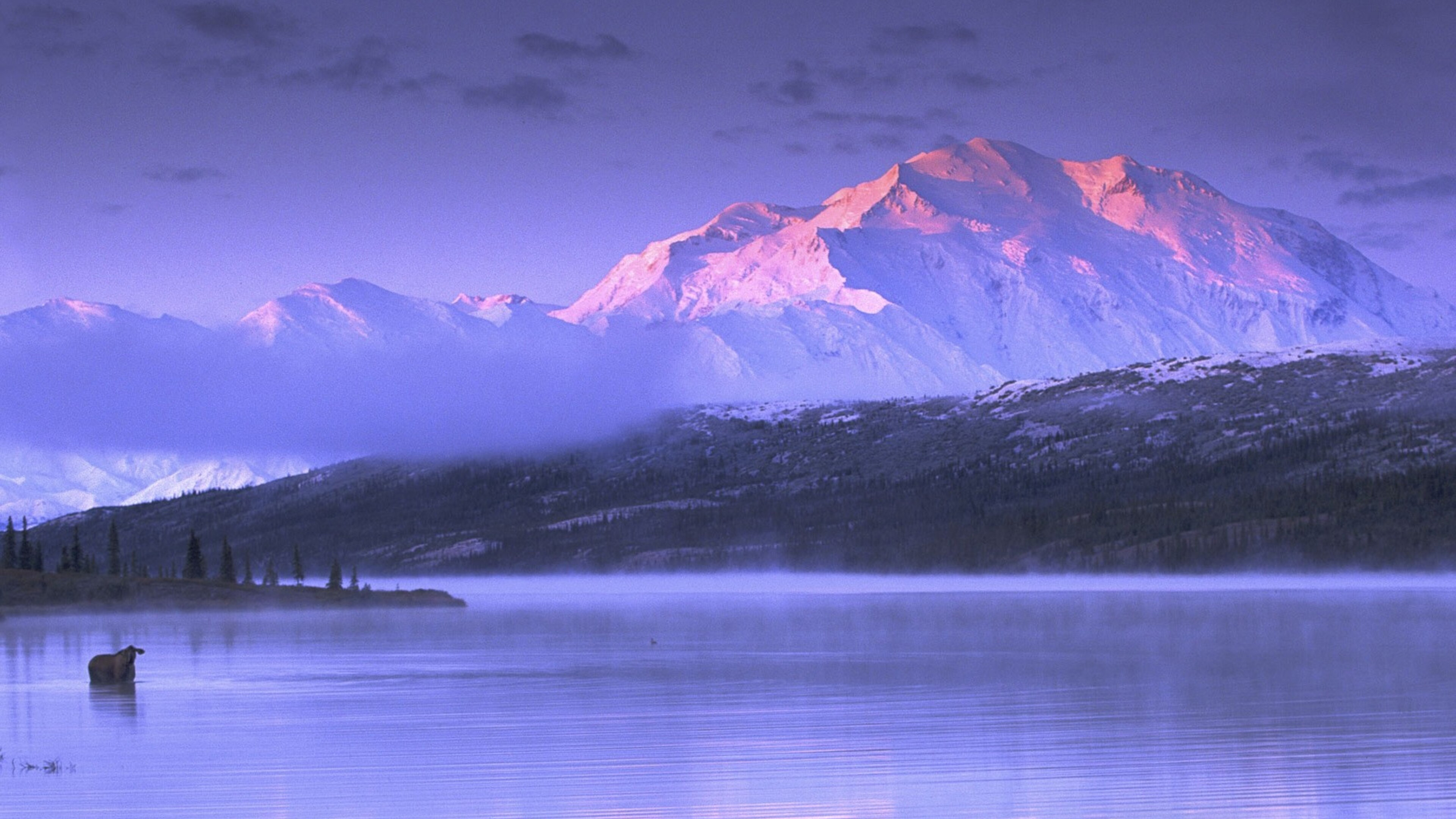 an image of mountains in alaska