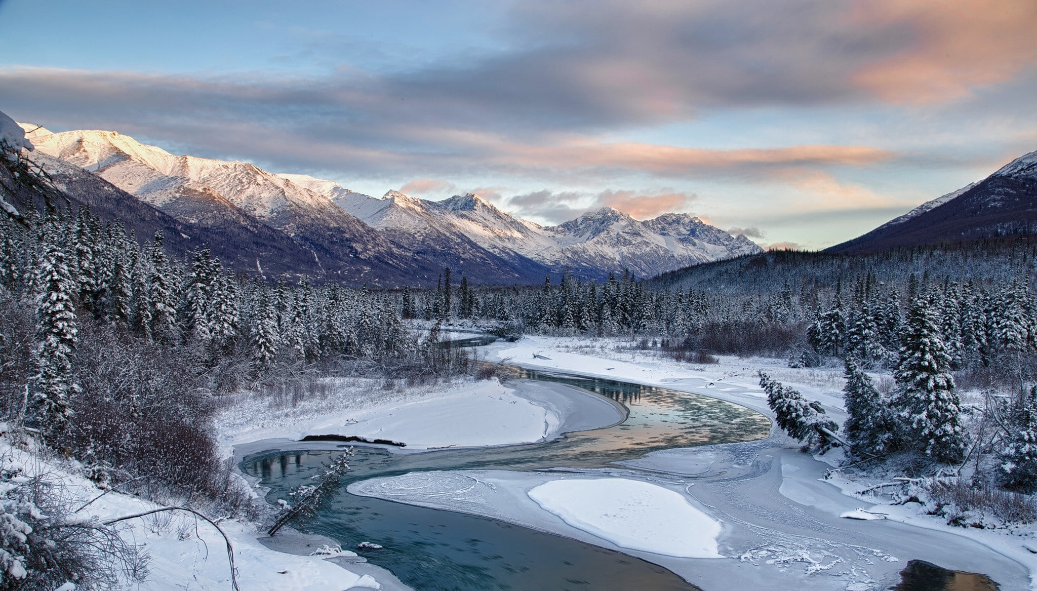 an image of a lake in alaska