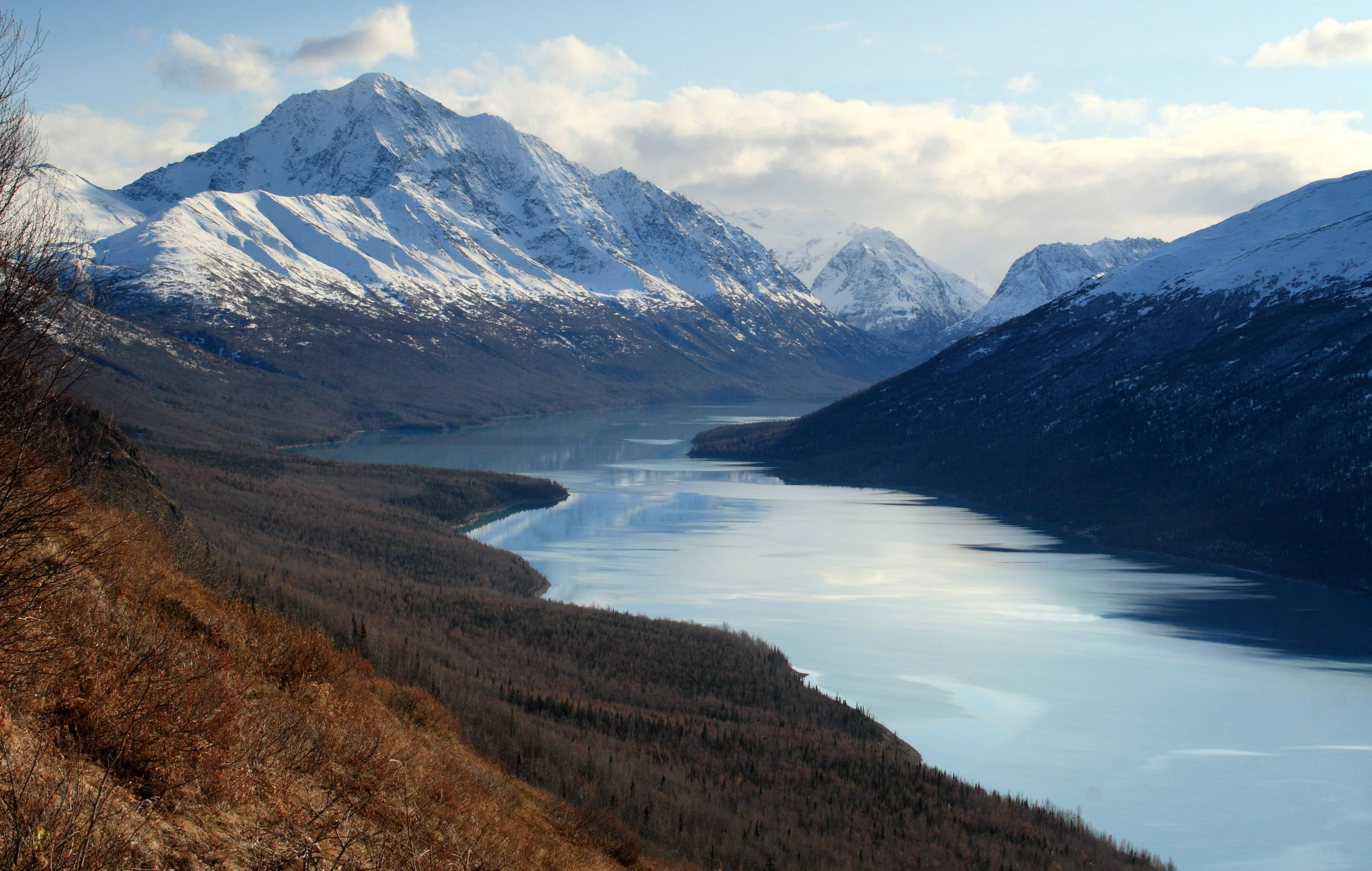 an image of a lake in alaska